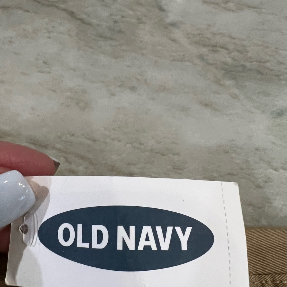 Old Navy khaki cropped pants - Picture 4 of 10